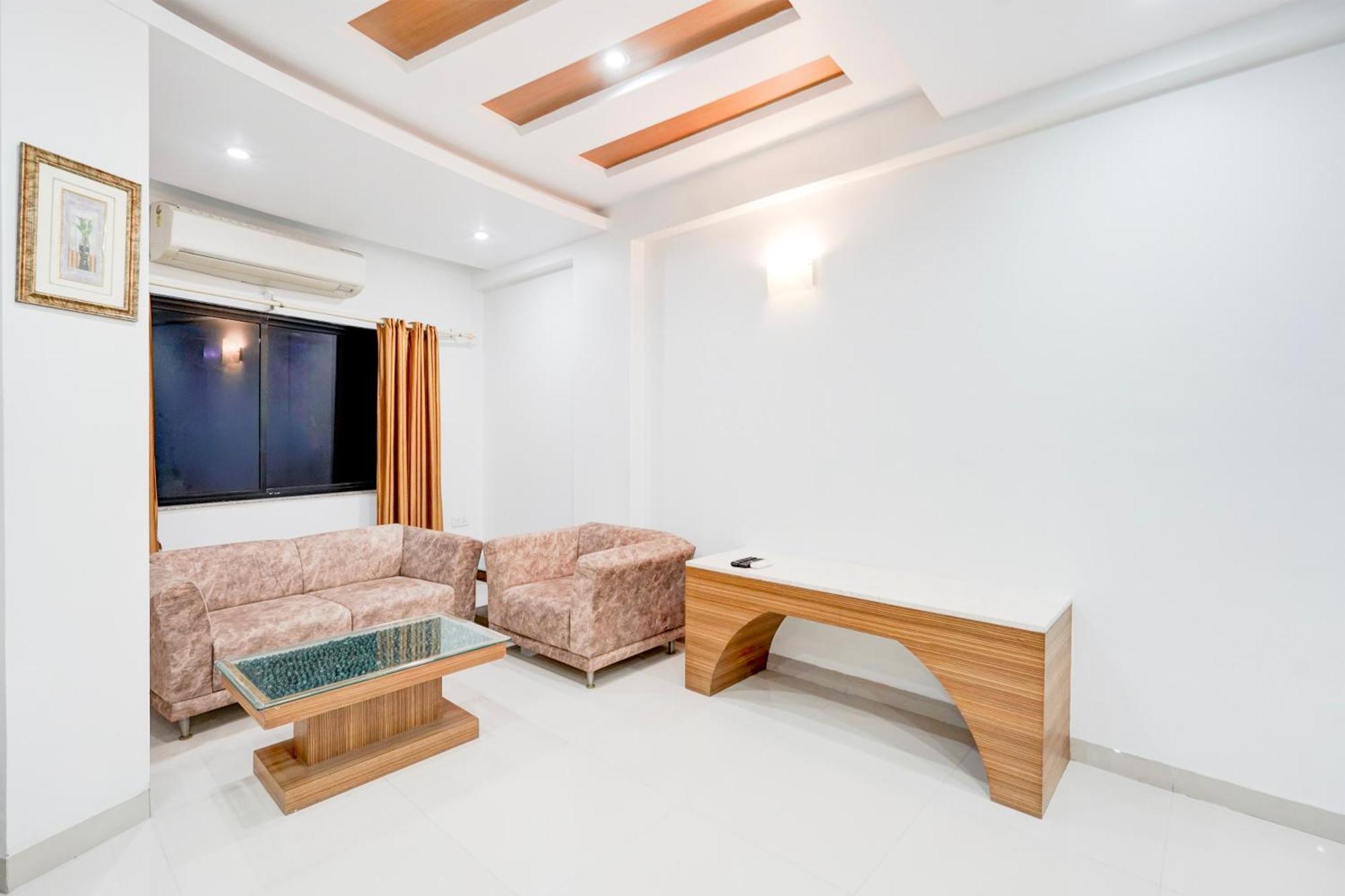 Super Townhouse Mg Road Porbandar Formerly Hotel Harmony Екстер'єр фото