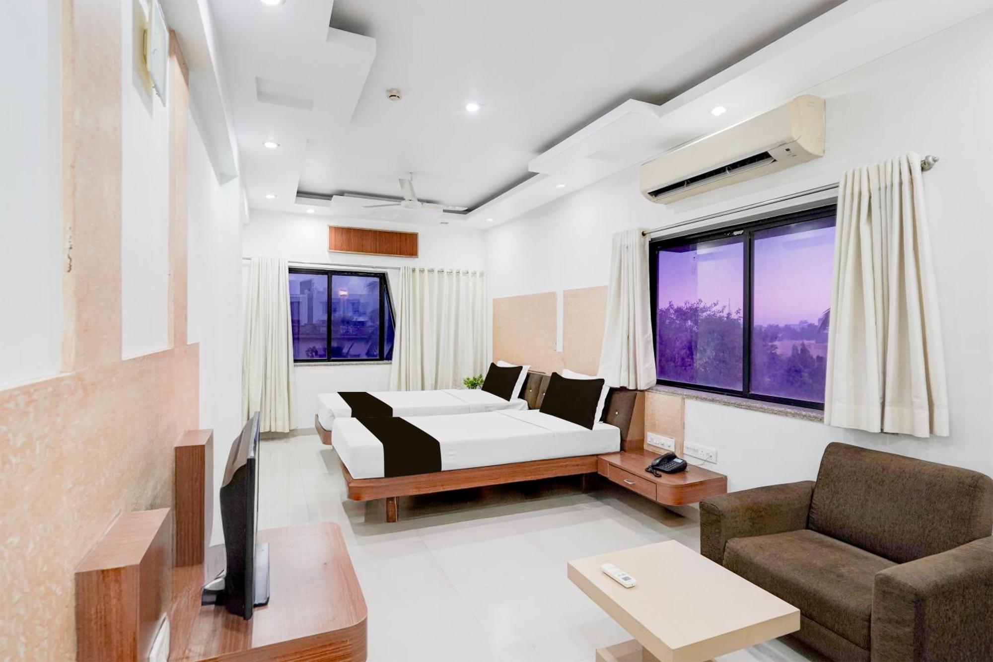 Super Townhouse Mg Road Porbandar Formerly Hotel Harmony Екстер'єр фото