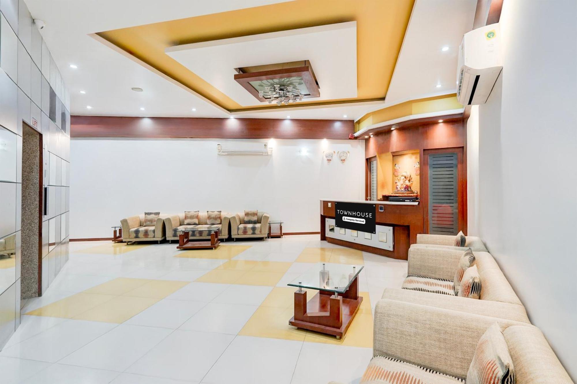 Super Townhouse Mg Road Porbandar Formerly Hotel Harmony Екстер'єр фото